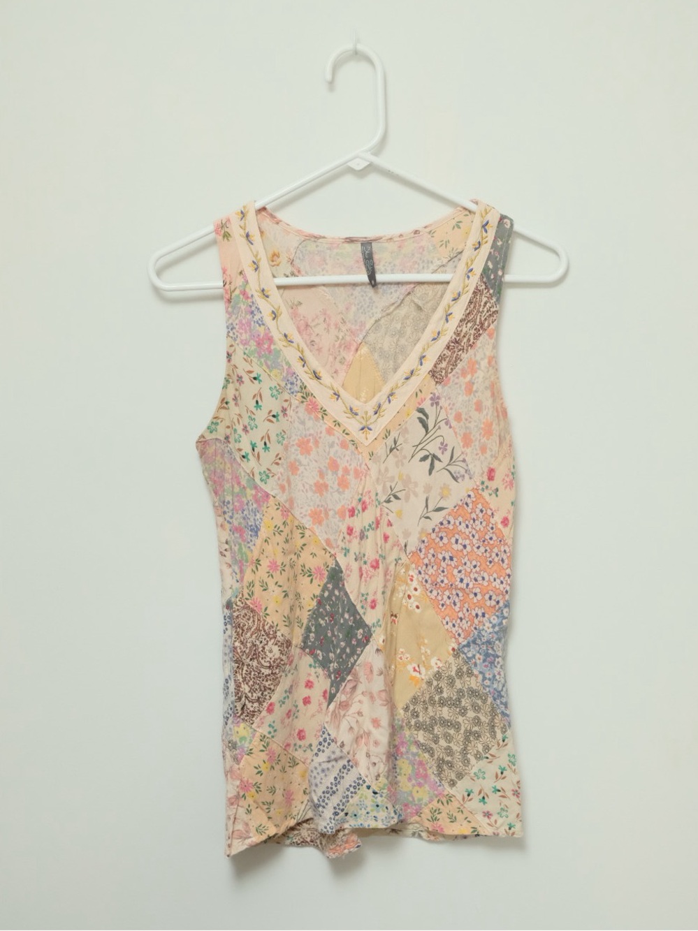 Patchwork tank with hidden pockets